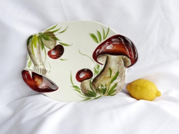 Pilz-Platte klein, Relief