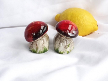 Paar Salz/Pfeffer-Streuer, Pilz-Dekor