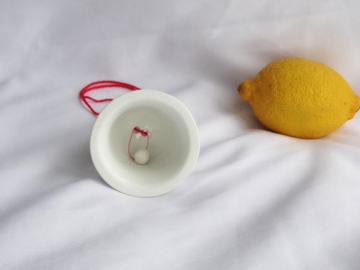 Weihnachtsglöckchen - eine Schleife